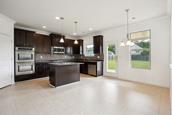 Building Photo - 90 Oakwood Dr