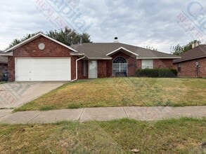 Building Photo - 1720 Briarcreek