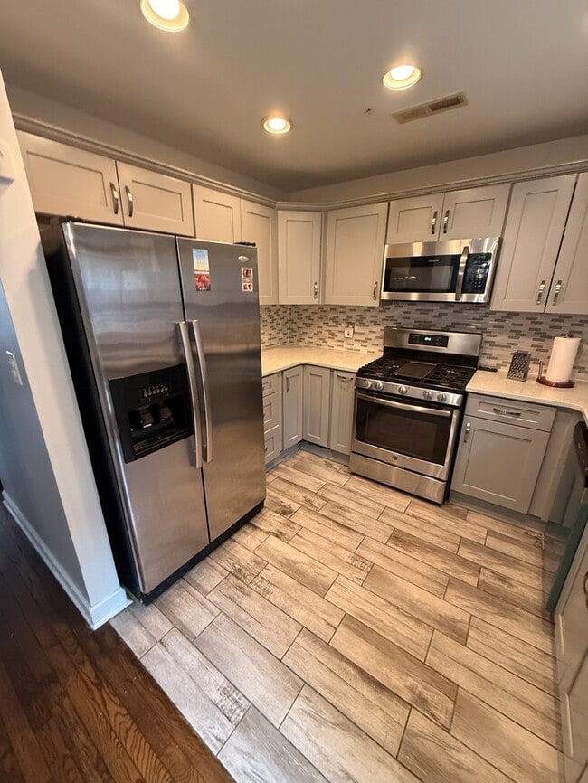 Photo - 836 Hr Dr SE House