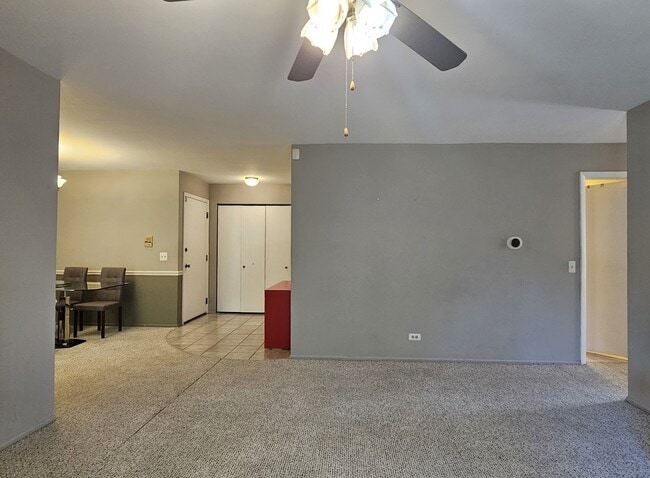 Foto del edificio - 1120 Woodbury Ln