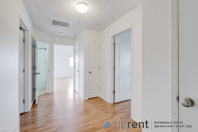Building Photo - 2 br, 2 bath Condo - 966 Borden Villa Driv...