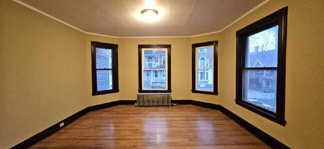 Foto del edificio - 141 Chestnut Ave
