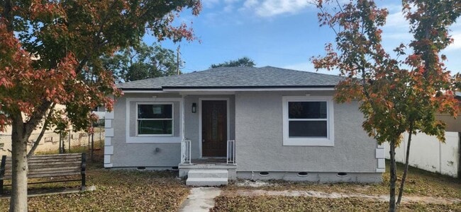 Building Photo - 2422 23rd St S