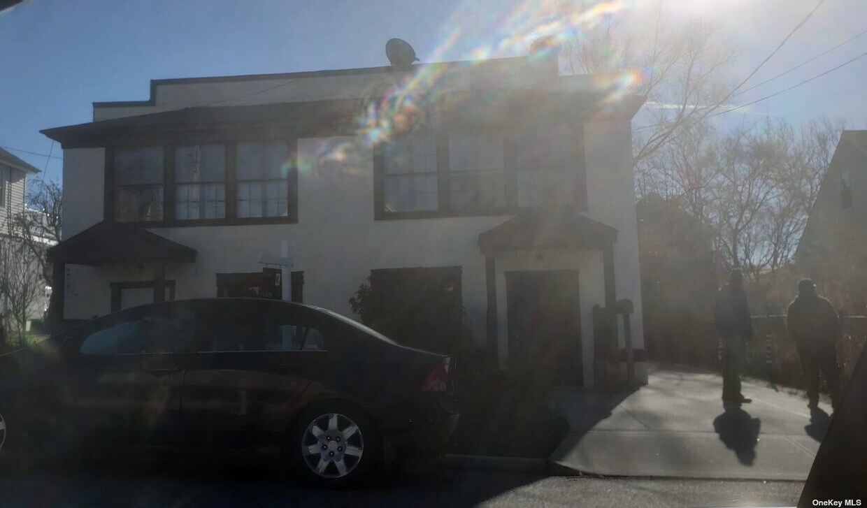 Primary Photo - 79 Coles St