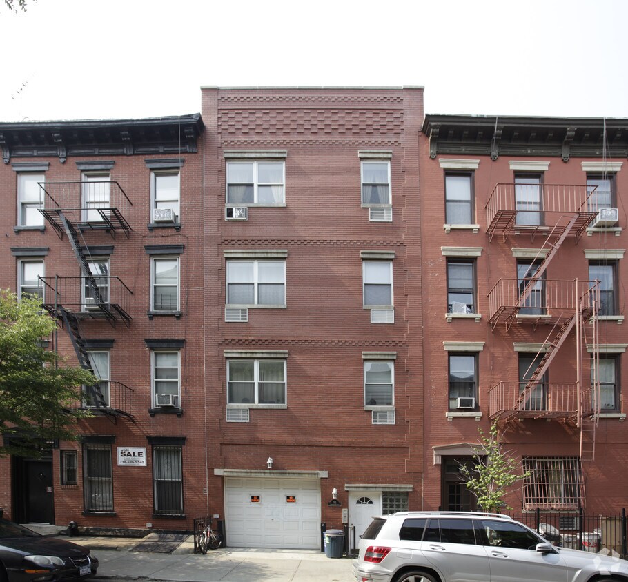 Building Photo - 194 Sackett St