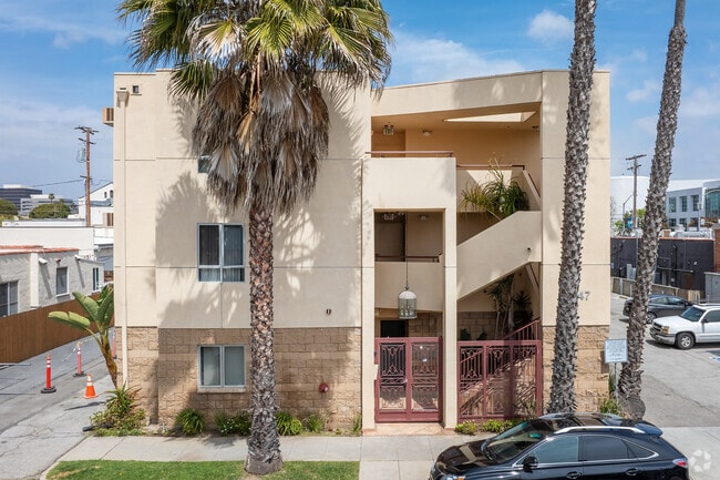 Building Photo - 1347 23rd St