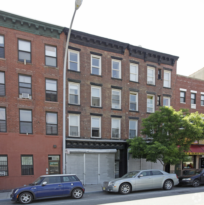 Foto principal - 153 Columbia St