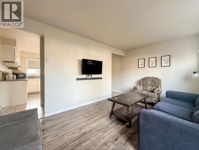 Building Photo - 7875 Hawthorne Dr