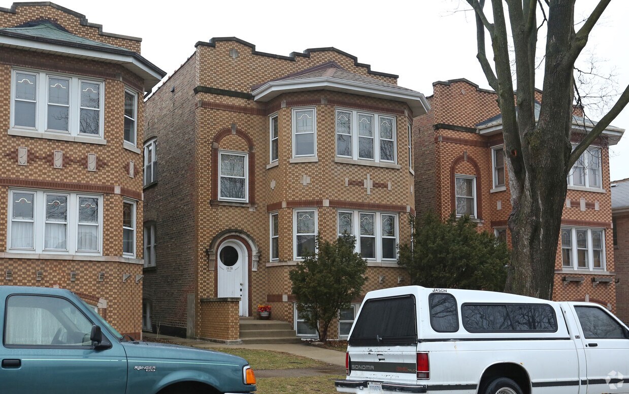 Foto del edificio - 1828 Home Ave