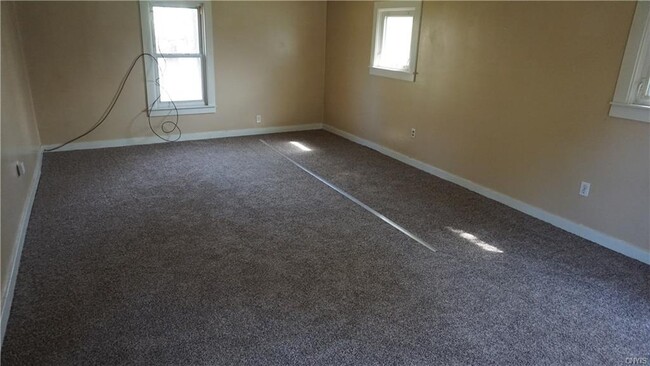 Building Photo - 136 Barben Ave