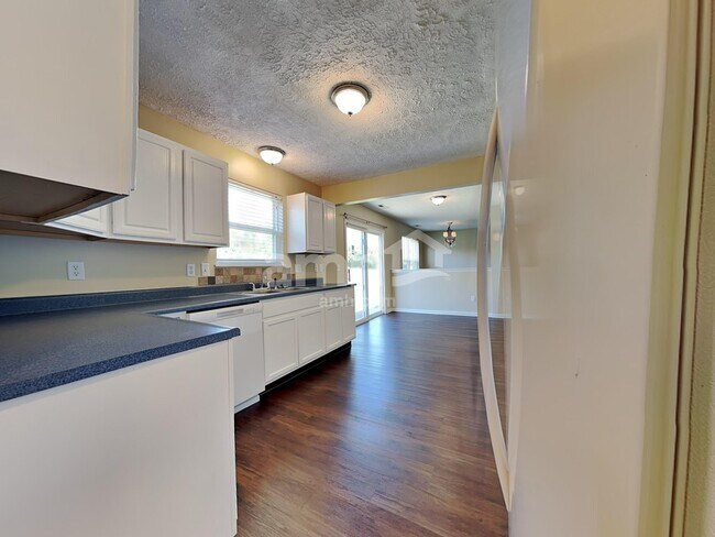 Foto del edificio - 107 Worthington Dr