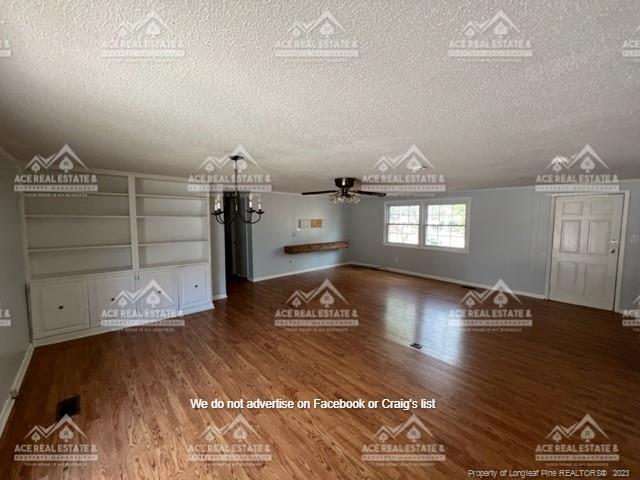 Foto del edificio - 5741 Camden Rd