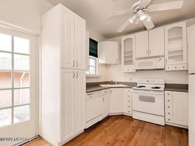 Building Photo - 1347 N Euclid Ave