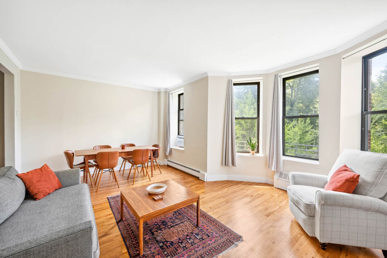 Primary Photo - 137 W 110th St
