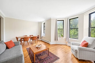 Building Photo - 137 W 110th St