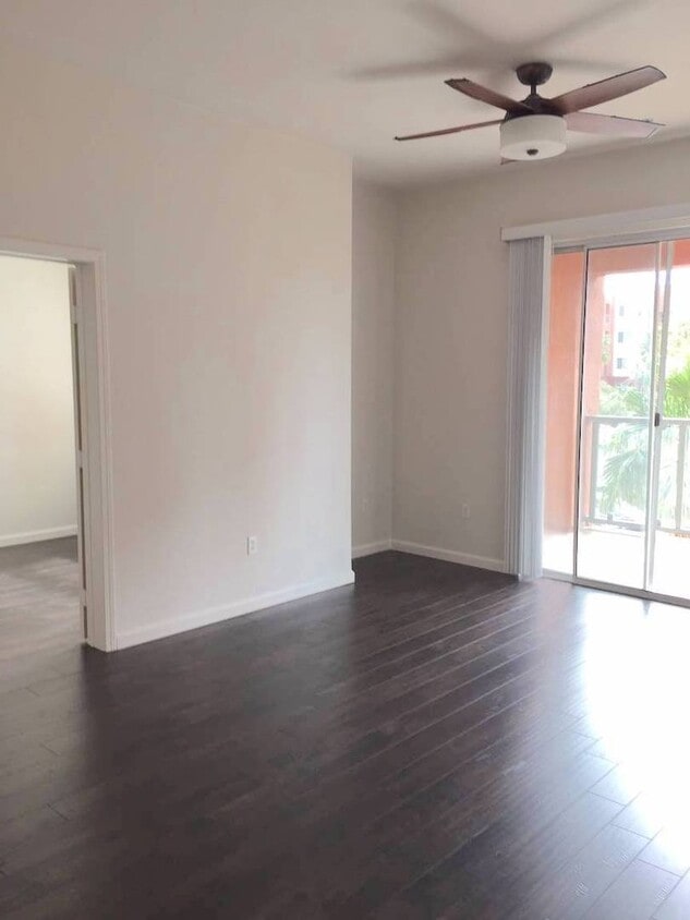 Primary Photo - Amazing unfurnished 2 bedroom condo at Par...