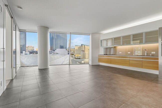 Foto del edificio - Veer Towers 802W- Stunning Strip and City Views from this Fully Furnished 2Bd/2Ba Residence