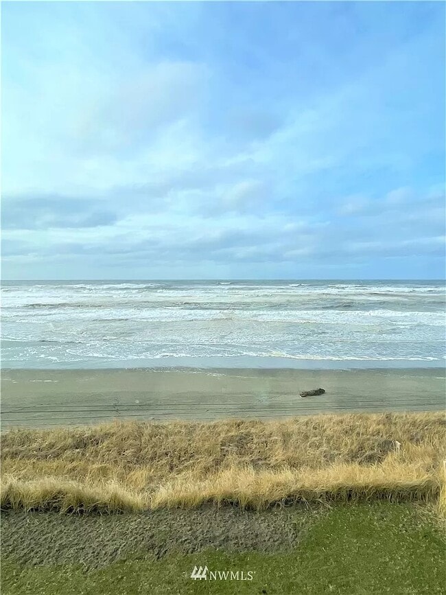 Foto del edificio - 1443 Ocean Shores Blvd SW