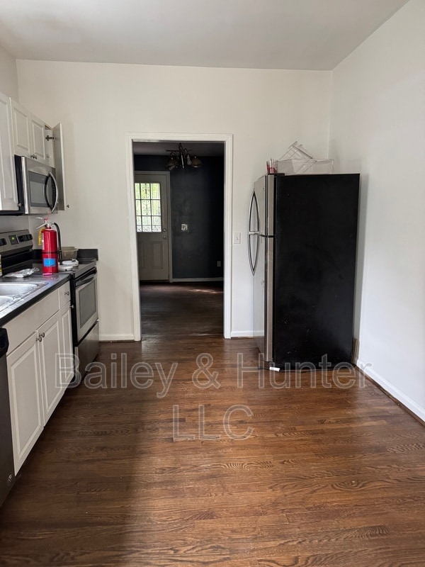 Photo - 764 Matilda Pl NW House