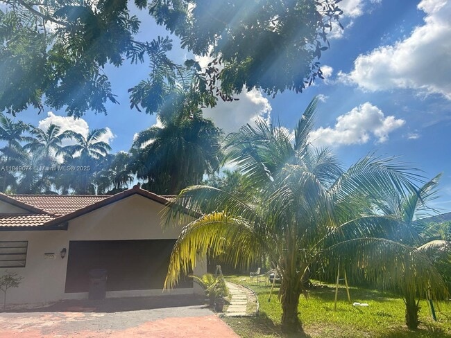 Building Photo - 15775 N Miami Ave