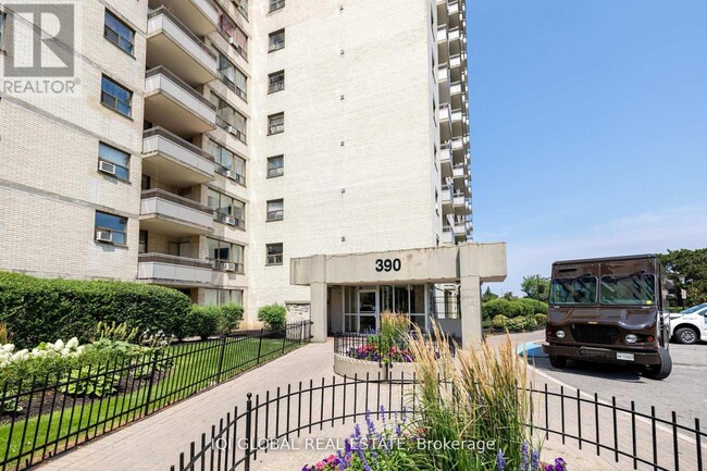 Building Photo - 390-1390 Dixon Rd