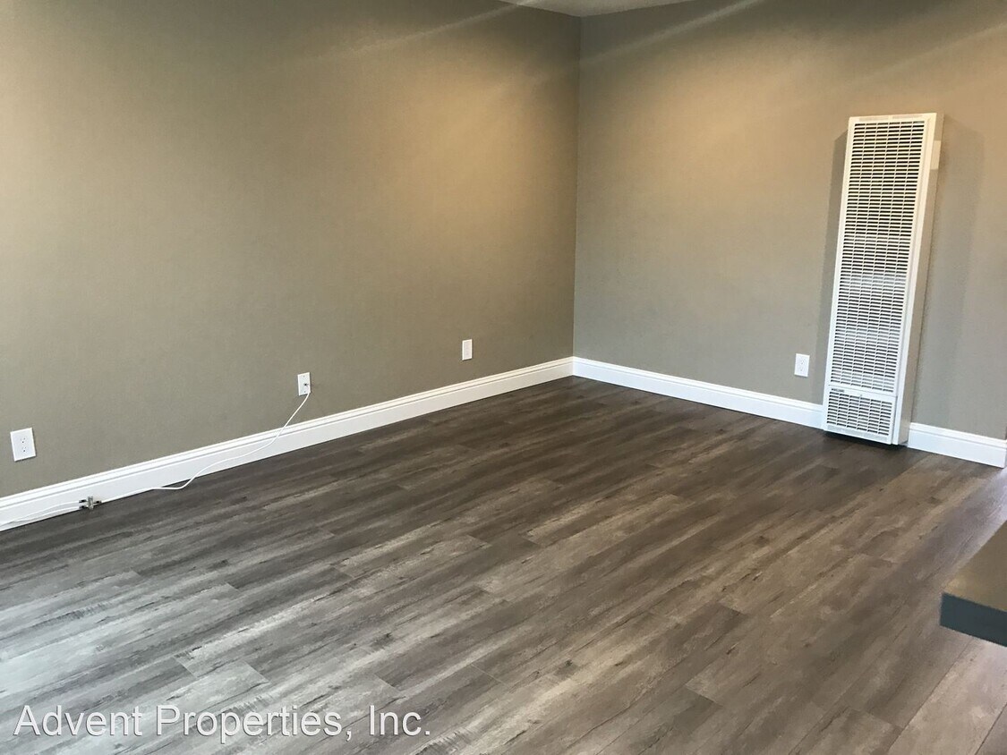 Foto del edificio - 25013-25021 Cypress Ave