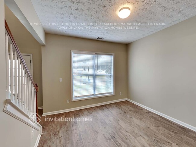 Building Photo - 235 Laurelton Cir