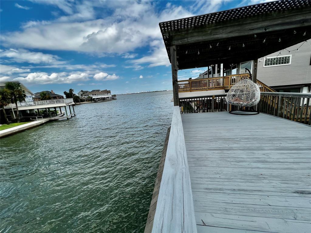 335 Tahiti, Tiki Island, TX 77554 House Rental in Tiki Island, TX