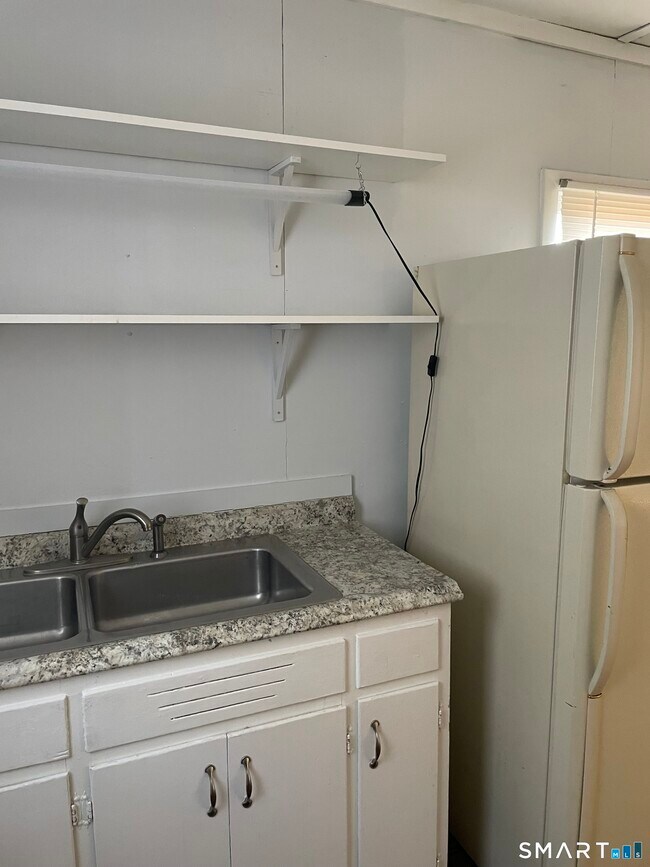 Foto del edificio - 70 Highlawn St