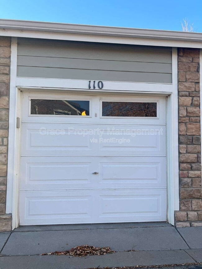 Building Photo - 12828 Jasmine St