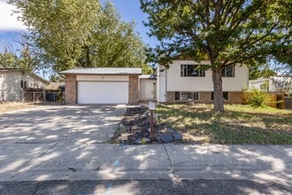 Building Photo - 636-29 1/4 29 1/4 Rd
