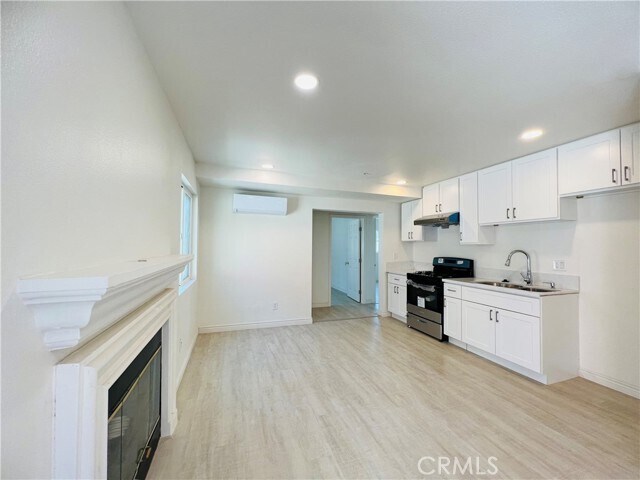 Building Photo - 16145 Seville Ave