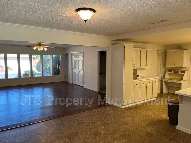 Foto del edificio - 6830 Mellodora Dr