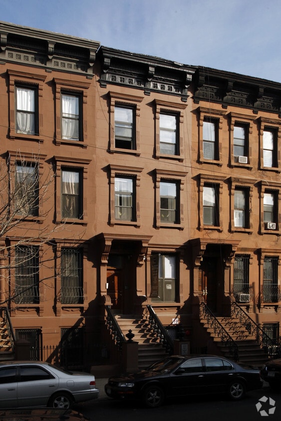 Building Photo - 141 W 131st St