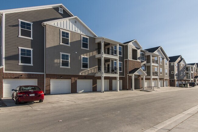Foto del edificio - 2184 West Main Street, Unit C301