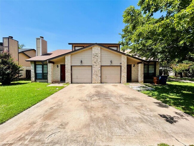 Foto del edificio - 8800 Clearbrook Trail