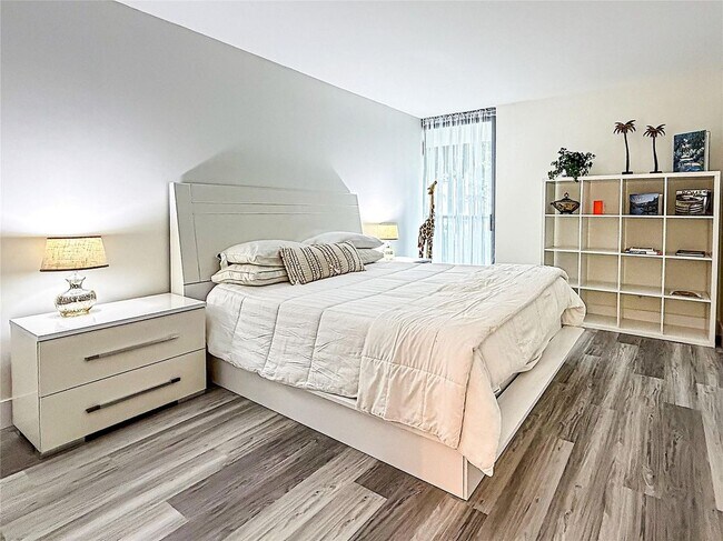 Foto del edificio - 1301 River Reach Dr