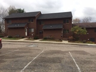 Foto principal - 104 Village Heights Rd
