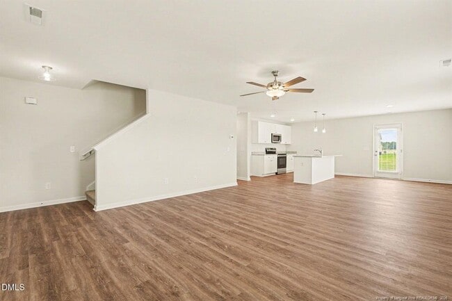 Building Photo - 92 Littlefield Ln