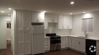 Primary Photo - 904 N Park Ave