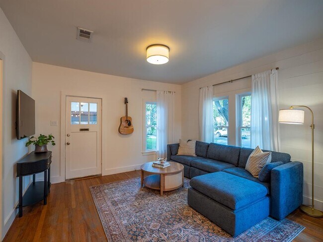 Foto del edificio - 1609 Nickerson St