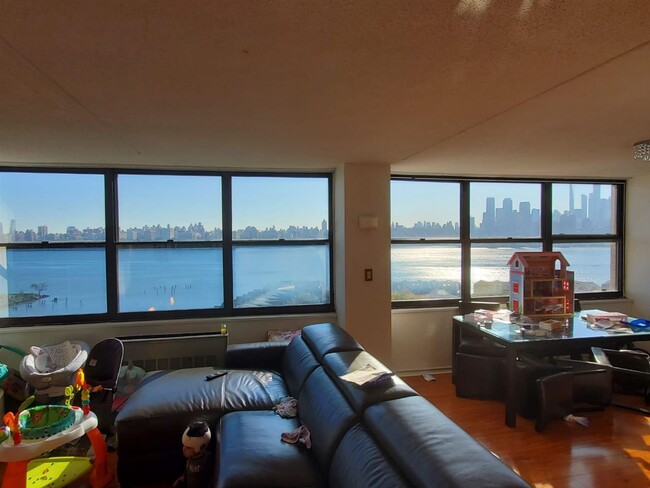 Foto del edificio - 7004 Boulevard E