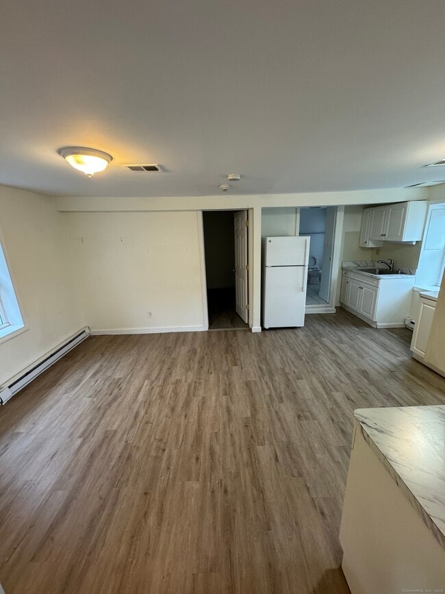 Building Photo - 41 Hubbard Pl