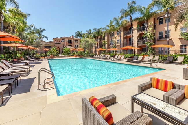 Building Photo - Villa Coronado Apartment Homes