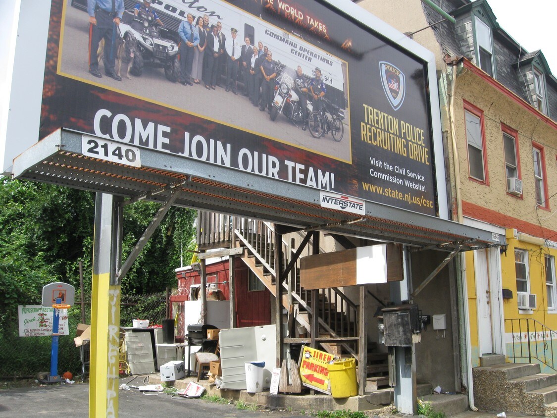 Foto del edificio - 685-691 S Clinton Ave