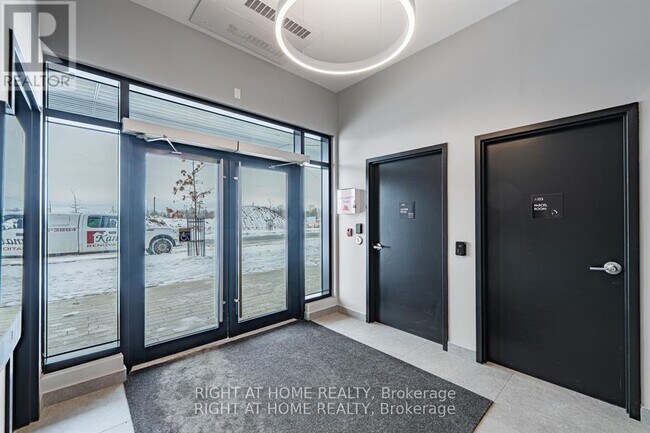 Photo du bâtiment - 1350 Hemlock Rd