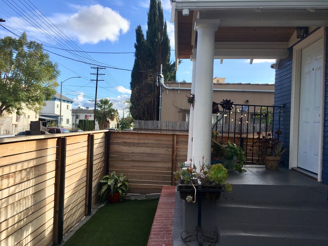 Foto principal - 405 N Benton Way