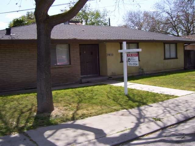 Building Photo - 2832 Levon Ave
