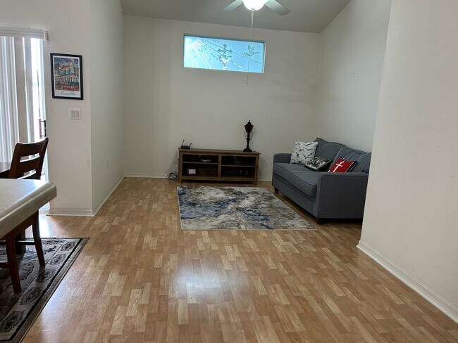 Foto del edificio - 10362 Chalmer St