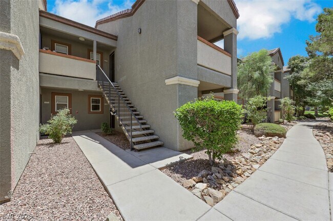 Building Photo - 555 E Silverado Ranch Blvd